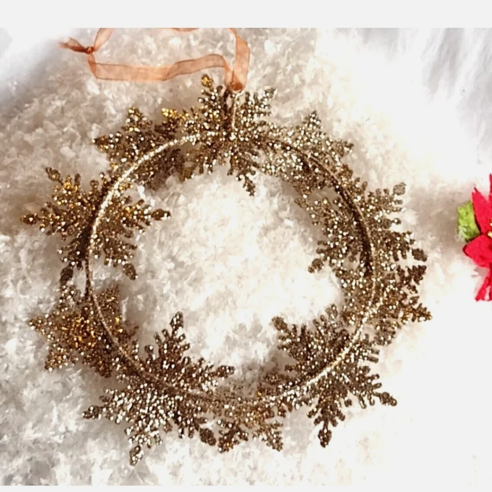 Elegant Snowflake Holiday Wreath